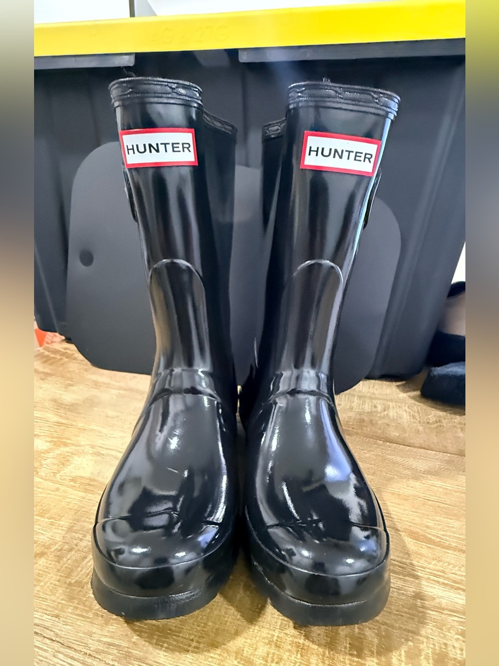 Hunter | Original Short Gloss Rain Boots | Black | Size 6 - Picture 3 of 7